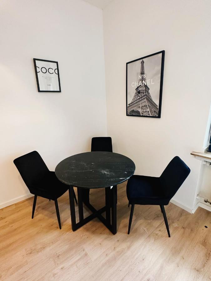 Wohngut-city Apt. 1 Zi. 1 Db + 1 Ez 34 Qm Mit Parkplatz
