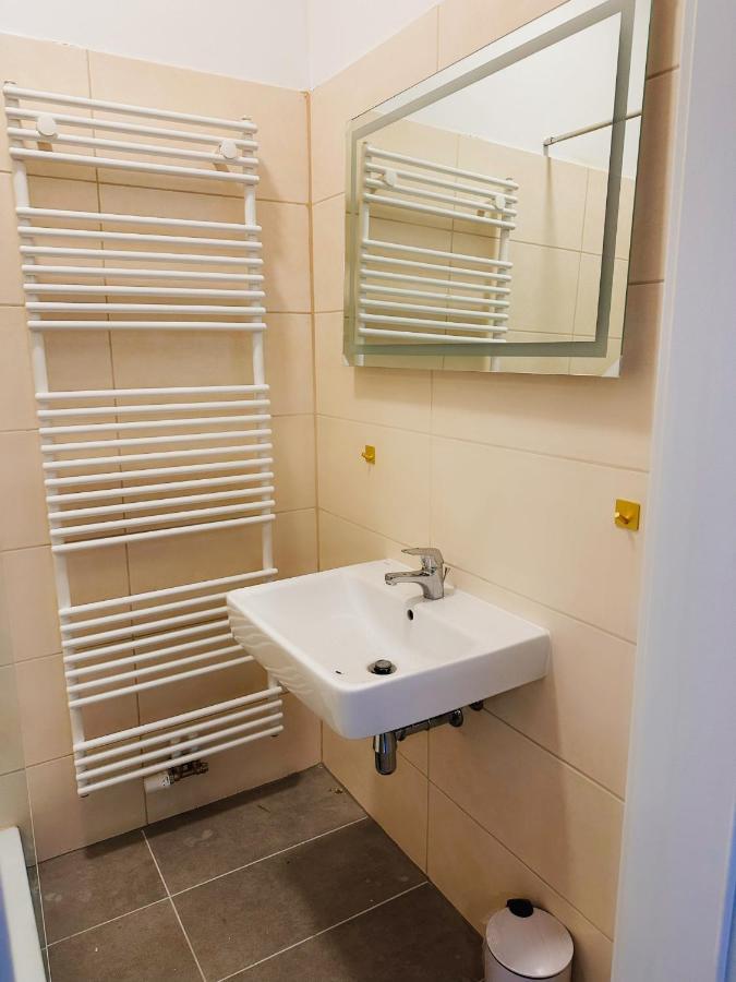 Wohngut-city Apt. 1 Zi. 1 Db + 1 Ez 34 Qm Mit Parkplatz Apartment *