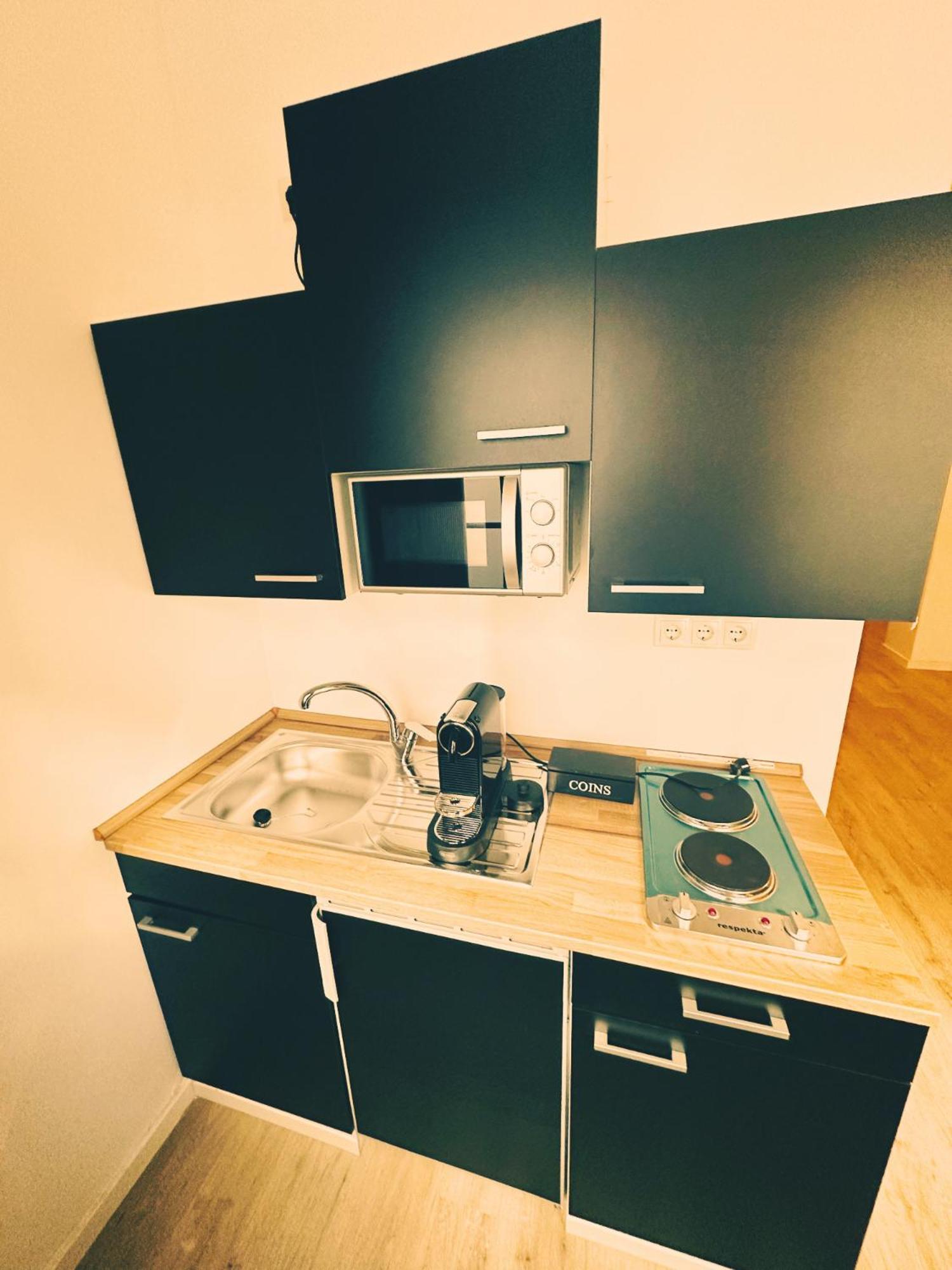 Wohngut-city Apt. 1 Zi. 1 Db + 1 Ez 34 Qm Mit Parkplatz *